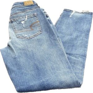 American Eagle outfitters distressed jeans size 8.
